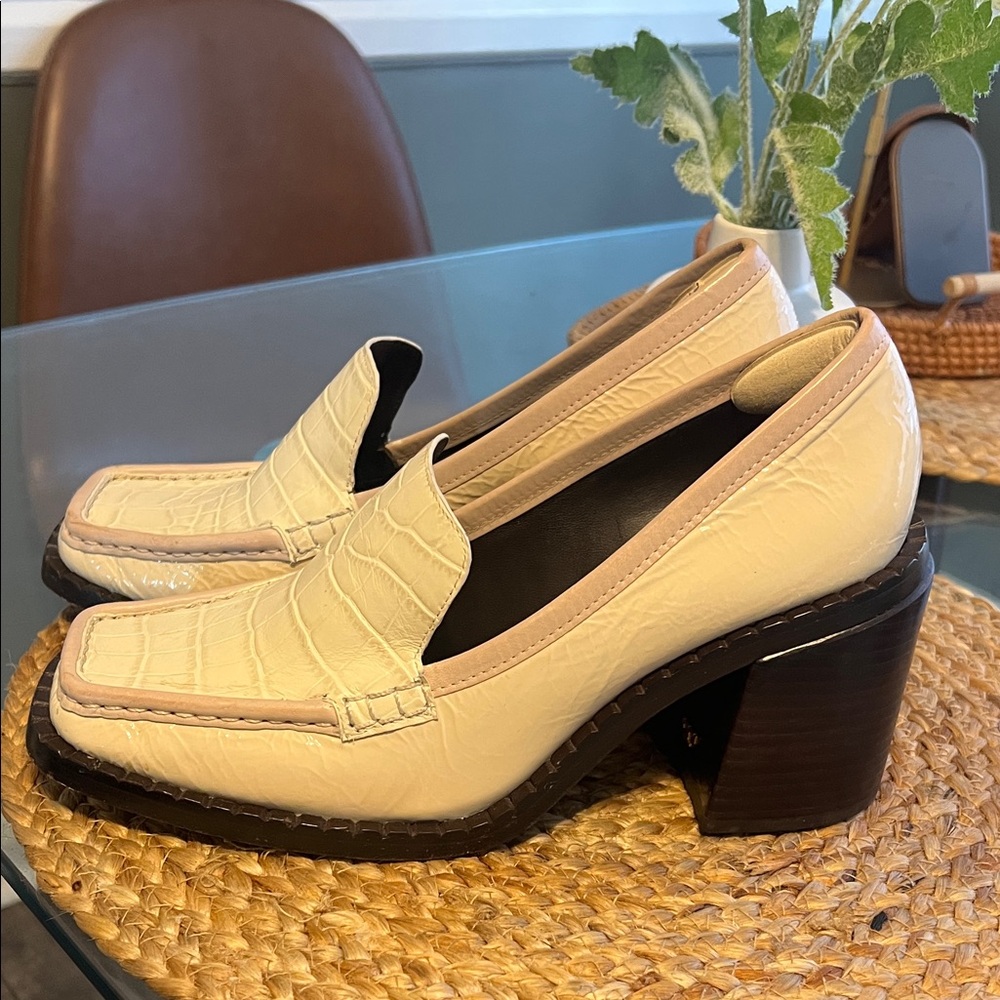 Tory Burch Cream Croc-Embossed Loafers.     9/M